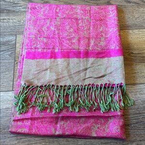 NWOT Paskmlna Paisley Jacquard Pashmina Shawl, a reversible wrap/Scarf 28" x 78"